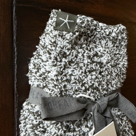 Barefoot Dreams CozyChic Heathered Socks~ Olive Green - Picture 4 of 4